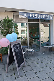 neu: "La Donuteria" in der Kisterhofstraße 111 (©Foto; Martin Schmitz)
